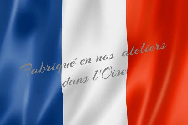 drapeau bleu blanc rouge avec nscription fabriqué en nos ateliers