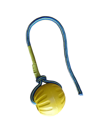 Balle jaune flottante avec corde