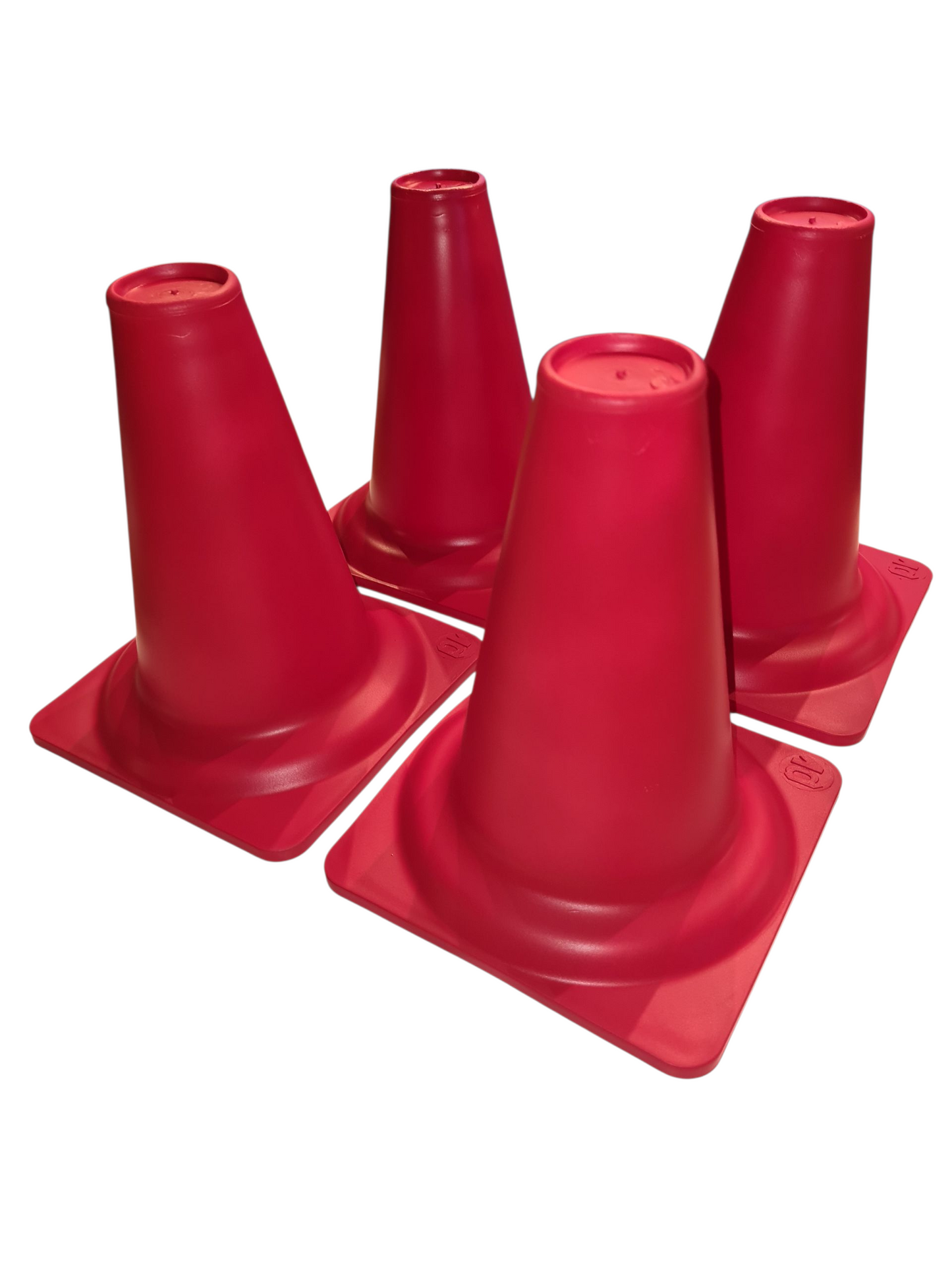 lot de 4 cônes rouge pour le sport canin obéissance de chez Utessya