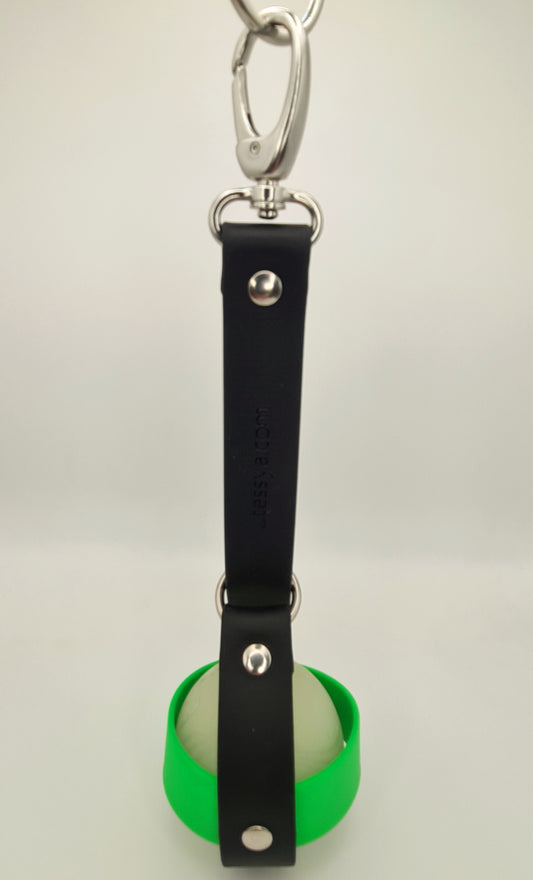 Porte-balle pour chien en sangle TPU noir et vert, bouclerie nickelée - modèle de création Utessya